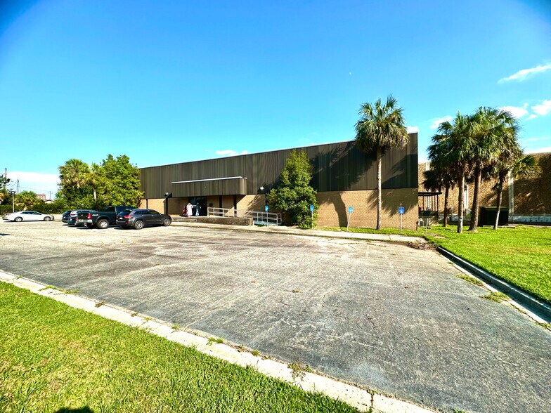 More Photos Of 311 W Central, Valdosta Manufacturing For Sale