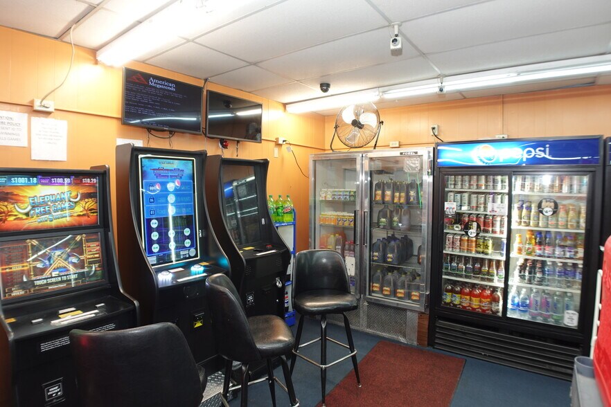 More Photos Of 600 Chestnut St, Kulpmont Service Station For Sale