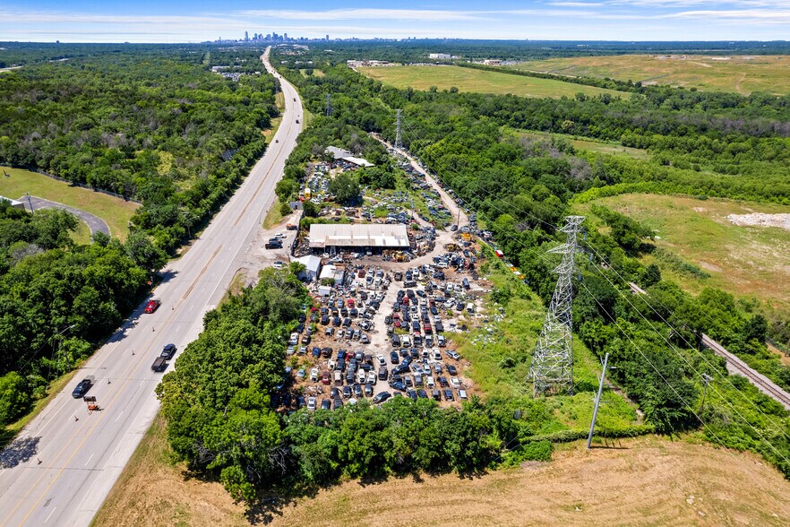 More Photos Of 10466 Central Expy, Dallas Auto Salvage Facility For Sale