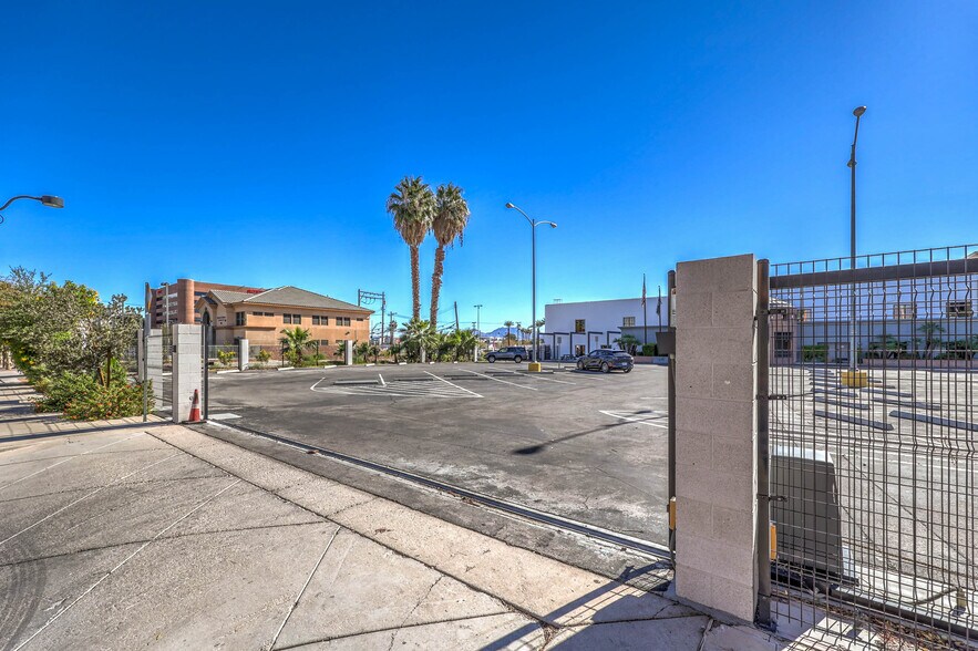 More Photos Of 730 Las Vegas Blvd S, Las Vegas General Retail For Sale