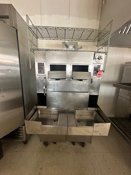 More Photos Of 215 E Lima St, Forest Restaurant For Sale