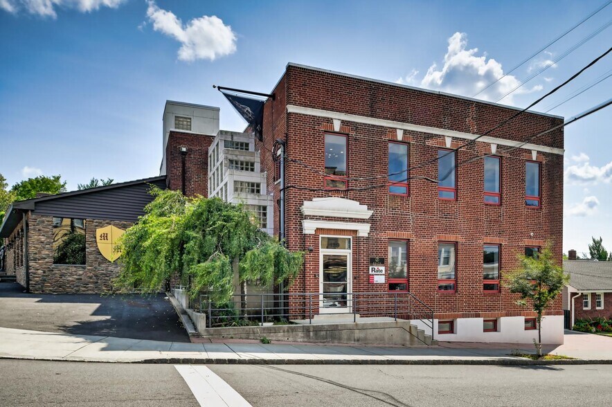 More Photos Of 139 Chestnut St, Nutley Office For Lease