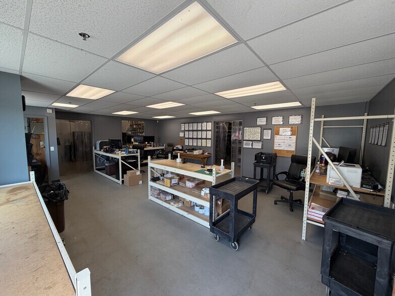 More Photos Of 42 Warehouse Rd, Hyannis Warehouse For Lease