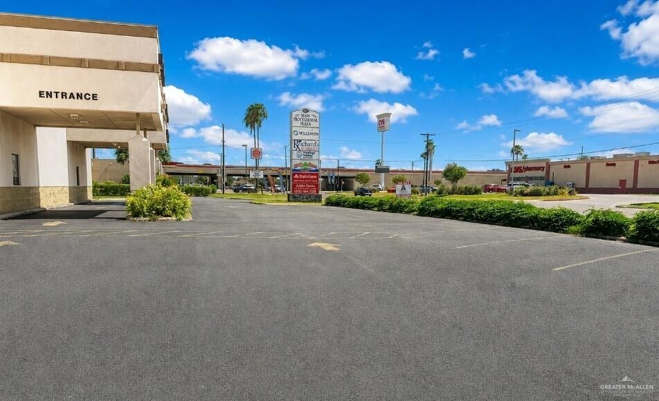 More Photos Of 605 N Main St, Donna Medical For Sale