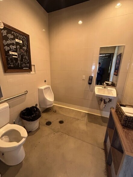 More Photos Of 2861 W Sunset Blvd, Los Angeles Restaurant For Lease