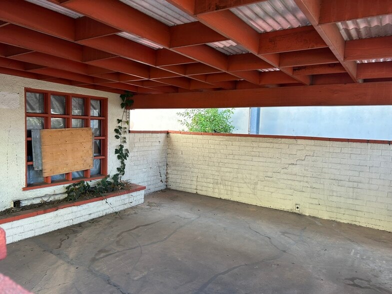 More Photos Of 5026 Crenshaw Blvd, Los Angeles Restaurant For Sale