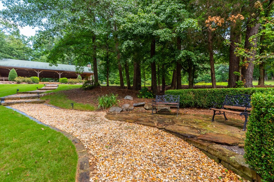 More Photos Of 565 Owens Gin Rd NE, Calhoun Lodge Meeting Hall For Sale