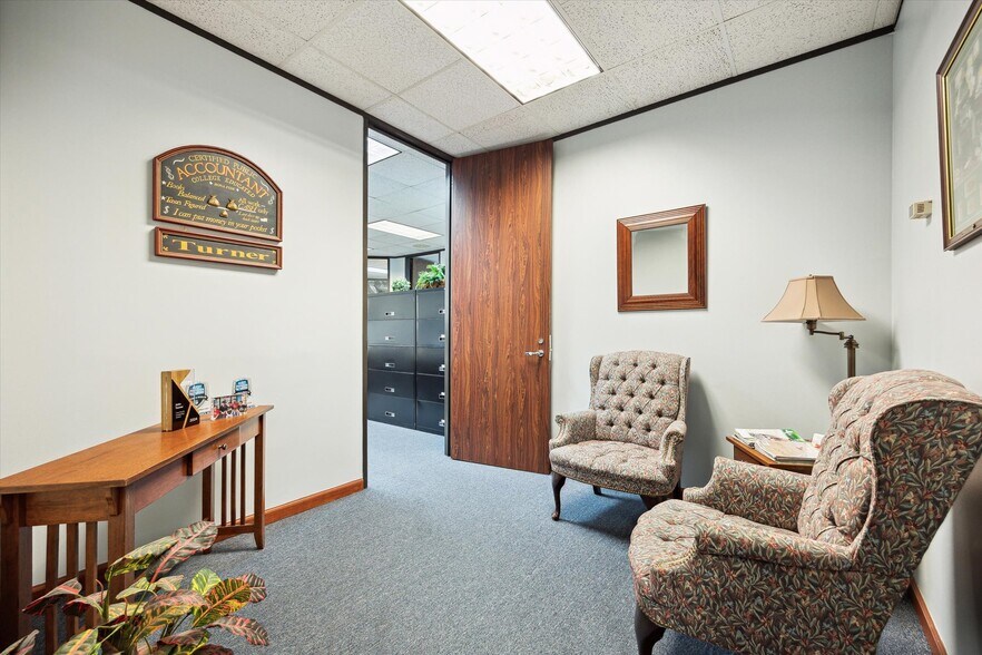 More Photos Of 12727 Featherwood Dr, Houston Medical For Sale