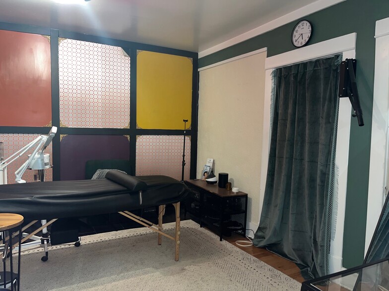 More Photos Of 917 Gallatin Ave, Nashville Freestanding For Lease