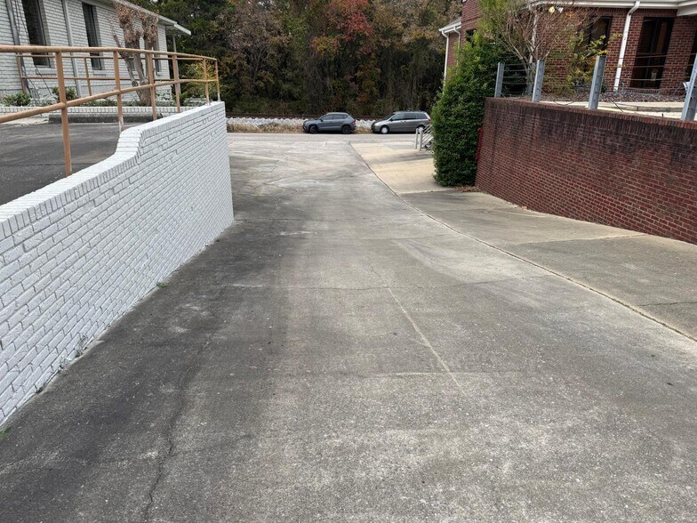 More Photos Of 223 1st St N, Alabaster Office For Sale