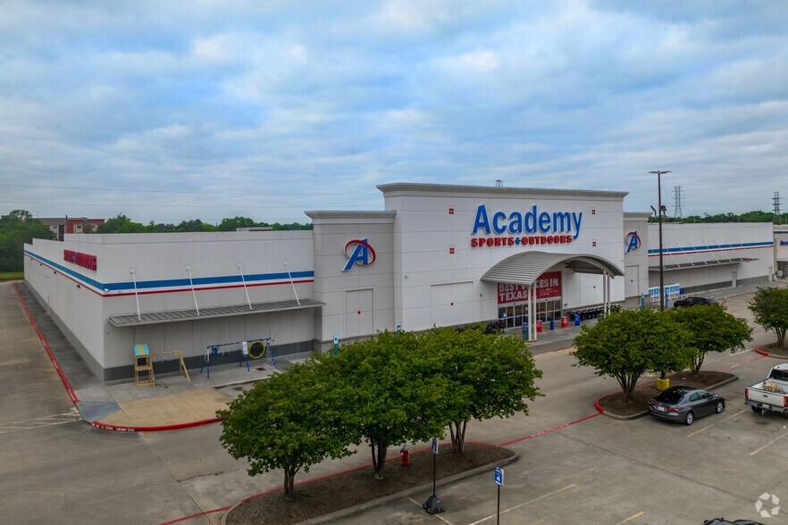 More Photos Of FM 2920 & Highway 249, Tomball Unknown For Lease