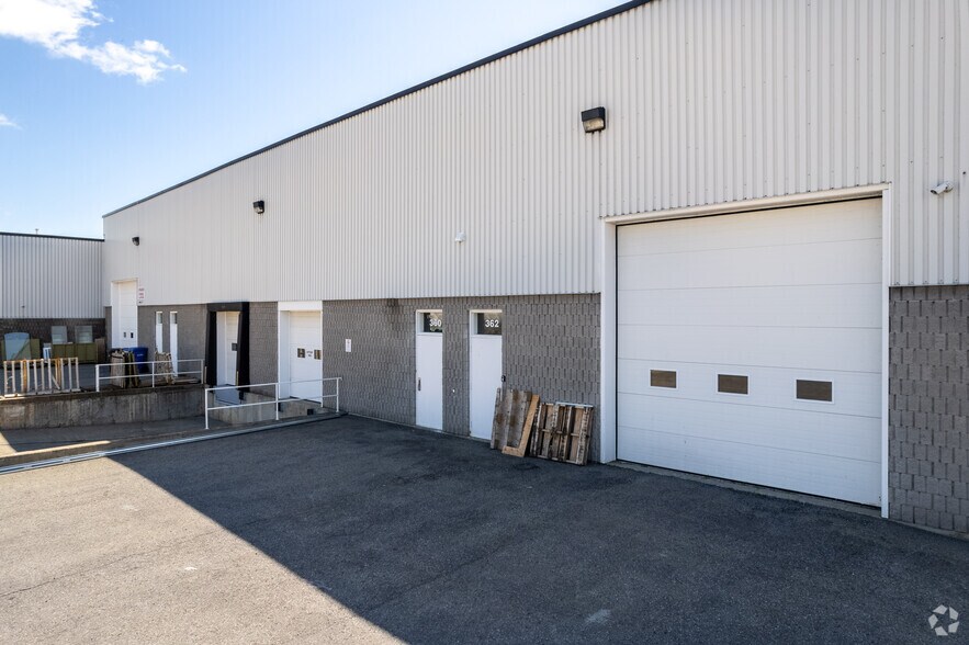 More Photos Of 330-364 Rue Joseph-Carrier, Vaudreuil-dorion Office For Lease