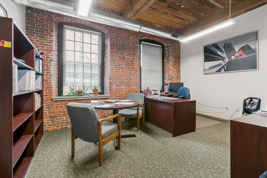 More Photos Of 585 Middlesex St, Lowell Office For Sale