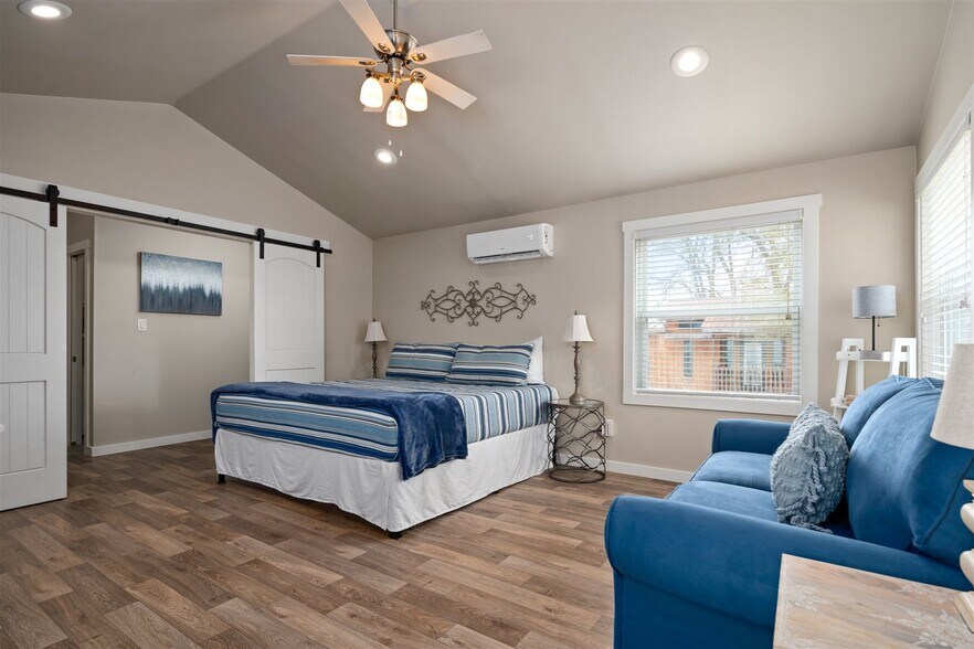 More Photos Of 300 Park Ave, Staples Apartments For Sale