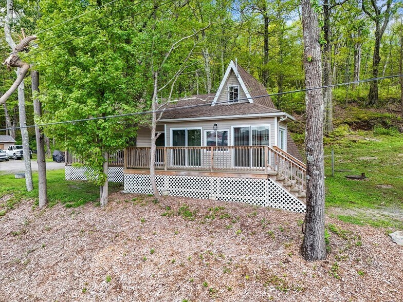 More Photos Of 64 White Dr, Milan Specialty For Sale