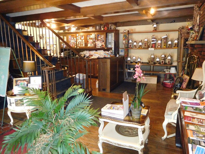 200 Buckhannon Pike, Clarksburg, WV 26301 Hotel For Sale