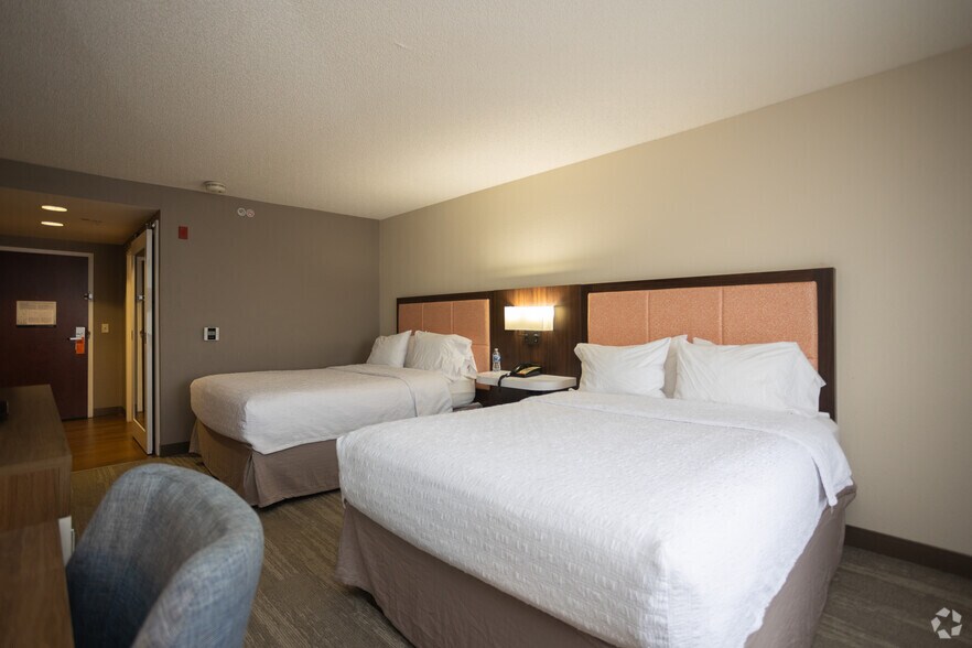 More Photos Of 1508 Cinema Dr, Statesville Hotel For Sale