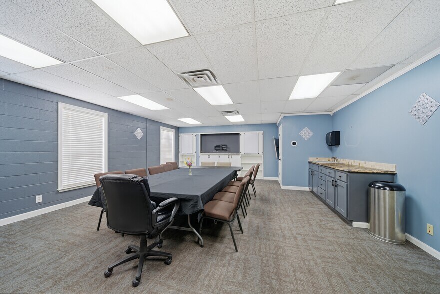 More Photos Of 7100 E 31st St, Tulsa Religious Facility For Sale