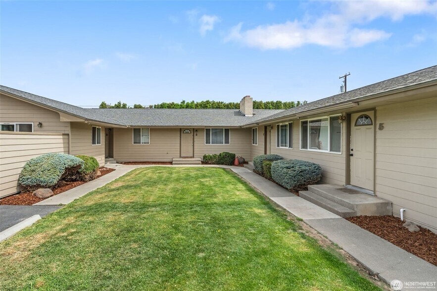 More Photos Of 1011-1015 S 48th Ave, Yakima Apartments For Sale