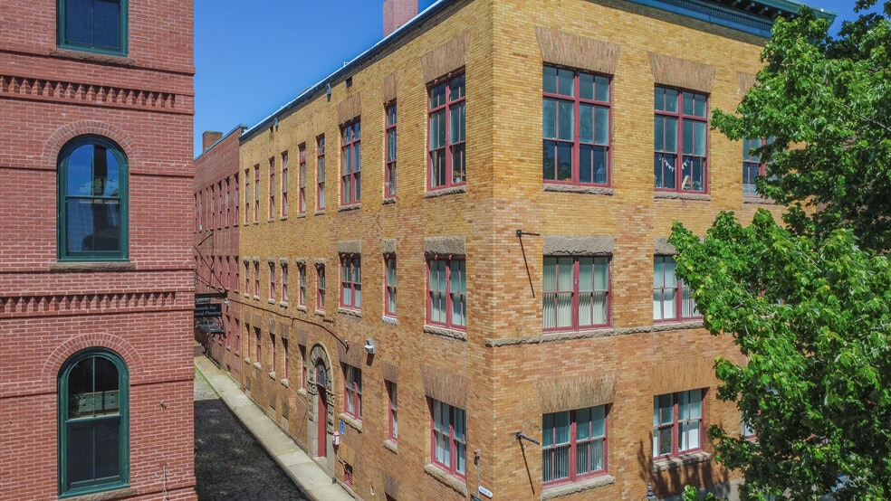 More Photos Of 5 Dover St, New Bedford Office Residential For Sale