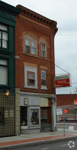 More Photos Of 258 Main St, Johnson City Restaurant For Lease