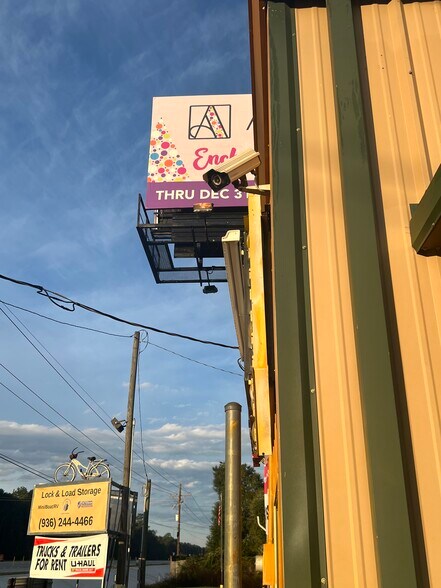 More Photos Of 17111 Highway 242, Conroe Self Storage For Lease