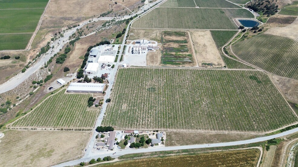 More Photos Of 385 Panoche Rd, Paicines Winery Vineyard For Sale