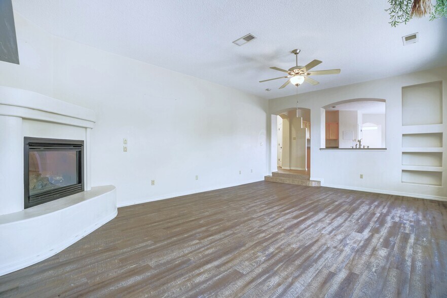 More Photos Of 4316 Beresford Ln Nw, Albuquerque Flex For Sale