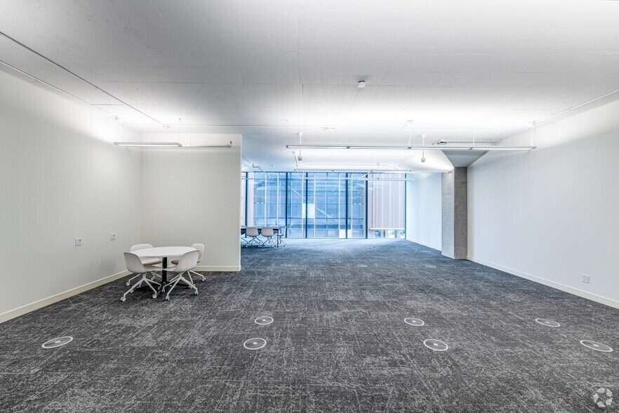 More Photos Of 155 Queens Quay E, Toronto Coworking Space