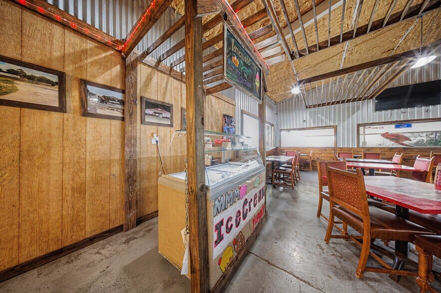 More Photos Of 1412 S Margaret Ave, Kirbyville Restaurant For Sale