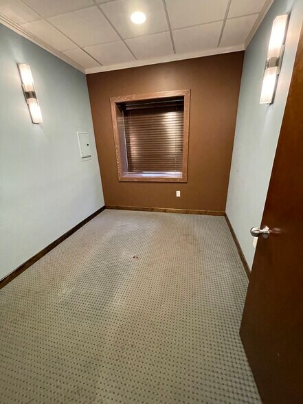 More Photos Of 189 Main Rd, Riverhead Medical For Lease