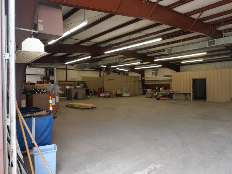 More Photos Of 1364 NE 3rd St, Oklahoma City Warehouse For Sale