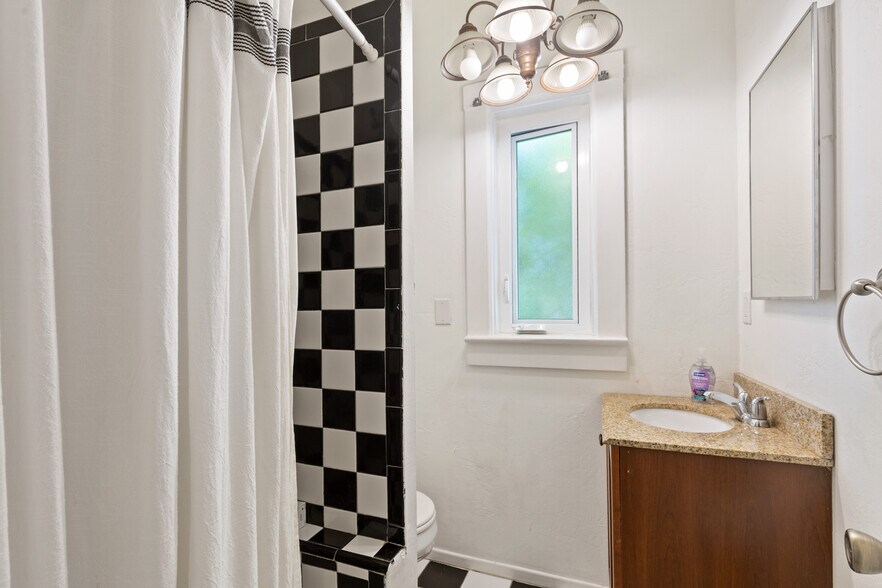 More Photos Of 942 23rd St, San Diego Apartments For Sale