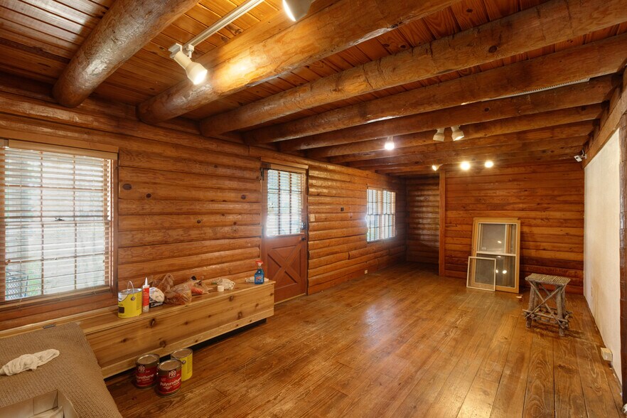 More Photos Of 100 Quest Ct, Keller Office For Sale