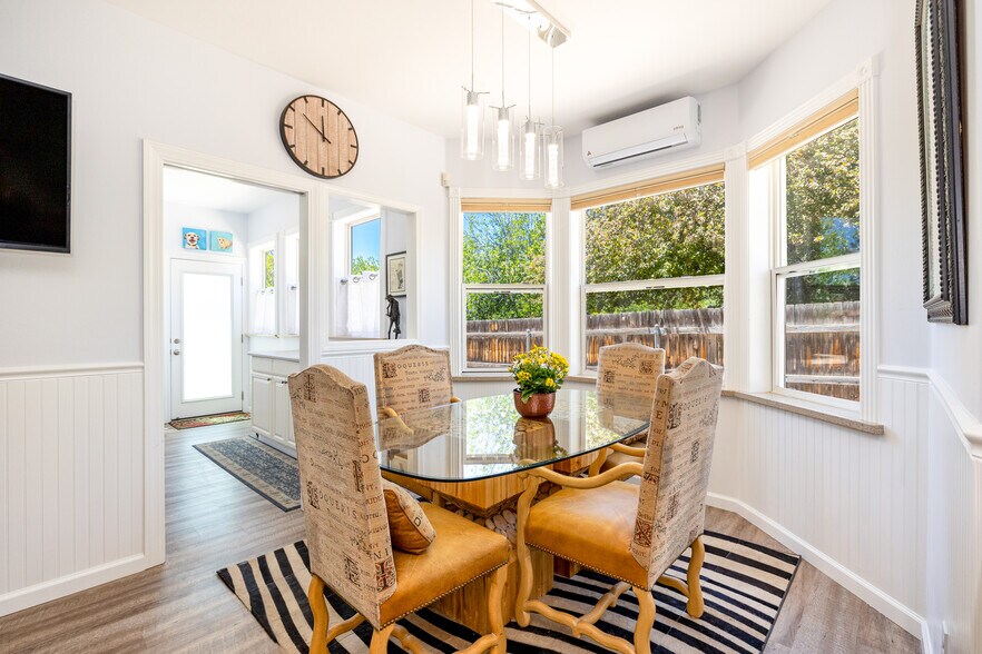 More Photos Of 303 W Juniper Ave, Flagstaff Hospitality For Sale