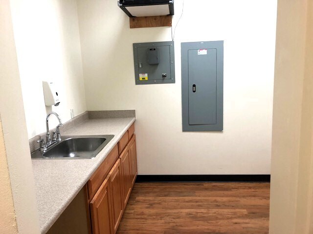 More Photos Of 1669-1679 Industrial Pky W, Hayward Unknown For Lease