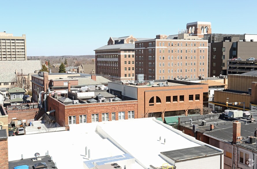 More Photos Of 222 S State St, Ann Arbor Storefront Retail Office For Lease