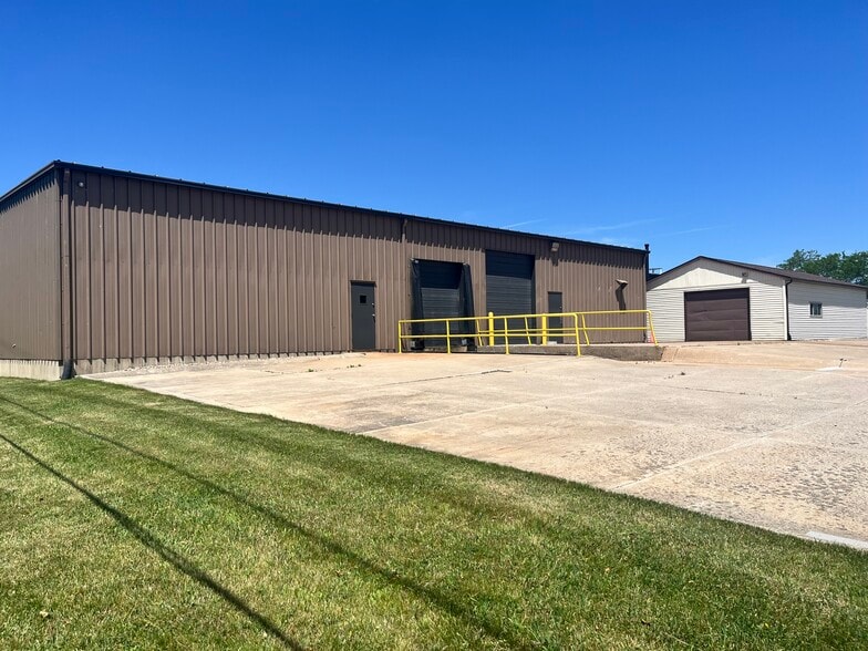 More Photos Of 6319 Discount Dr, Fort Wayne Manufacturing For Lease