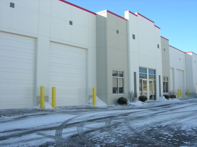 More Photos Of 1730 Afton Rd, Sycamore Warehouse For Lease