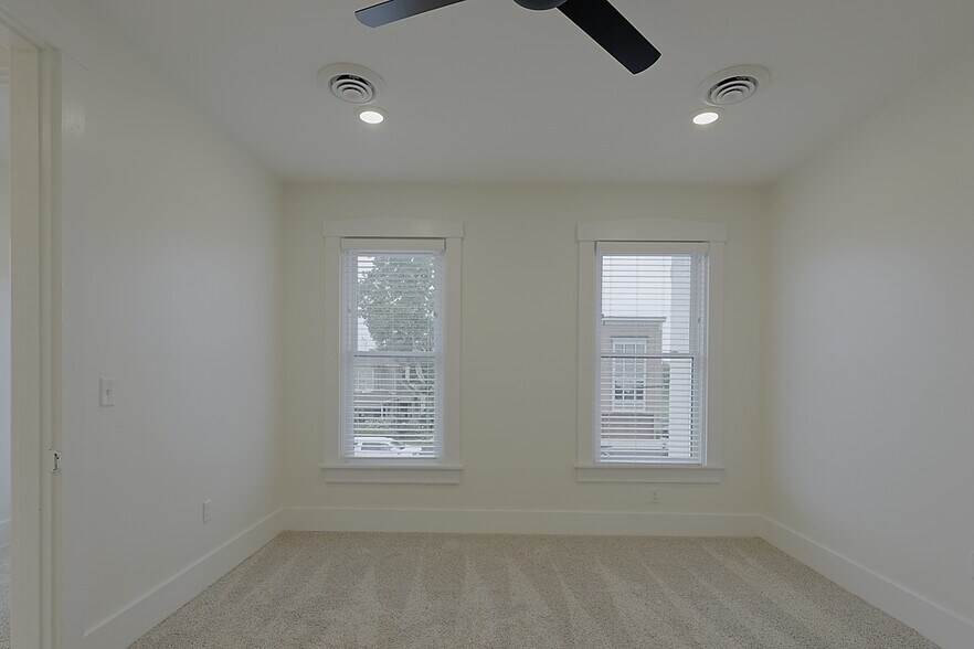 More Photos Of 26 N Short St, Troy Office For Lease