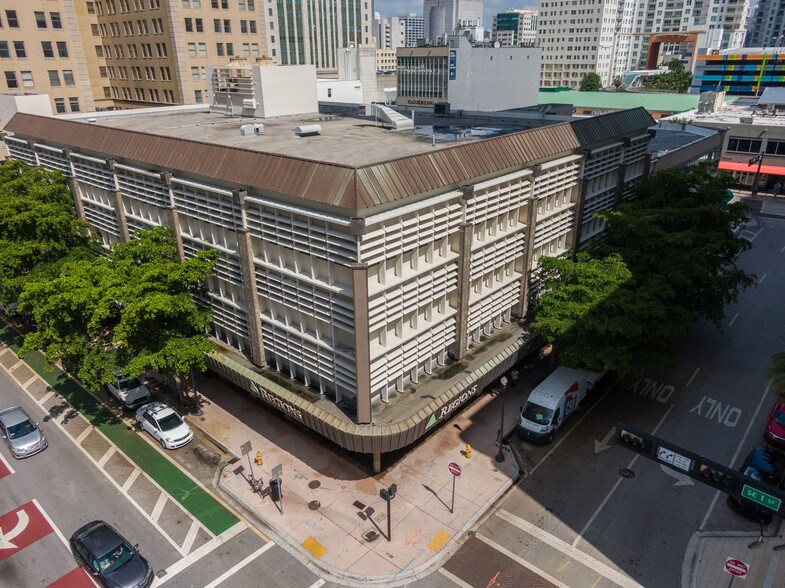 More Photos Of 235 SE 1st St, Miami Office For Sale