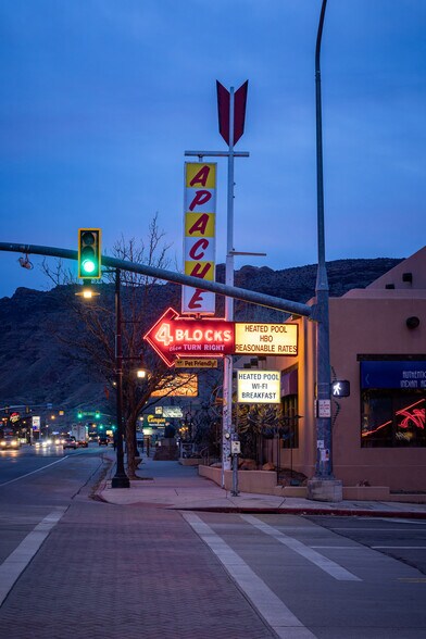 More Photos Of 166 S 400 E, Moab Hotel For Sale