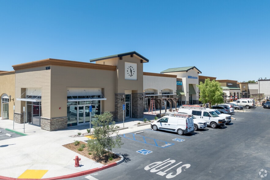 More Photos Of NEC Sand Cyn Rd & Soledad Cyn Rd, Santa Clarita Storefront For Lease