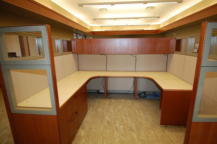 More Photos Of 640 Highway 1 W, Iowa City Office For Sale