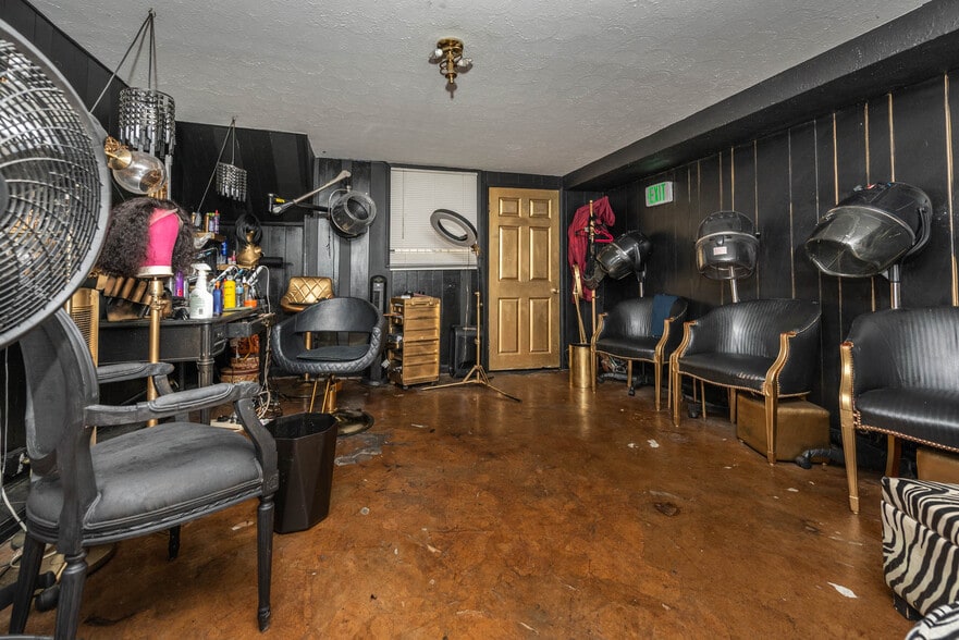 More Photos Of 7231 Harford Rd, Baltimore Storefront Retail Residential For Sale