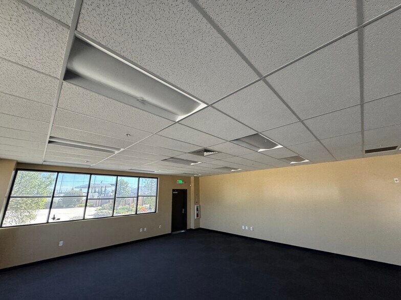More Photos Of 15033 Slover Ave, Fontana Land For Lease