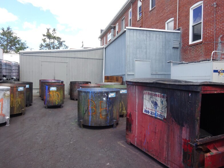 More Photos Of 3146 Marion St, Laureldale Manufacturing For Sale