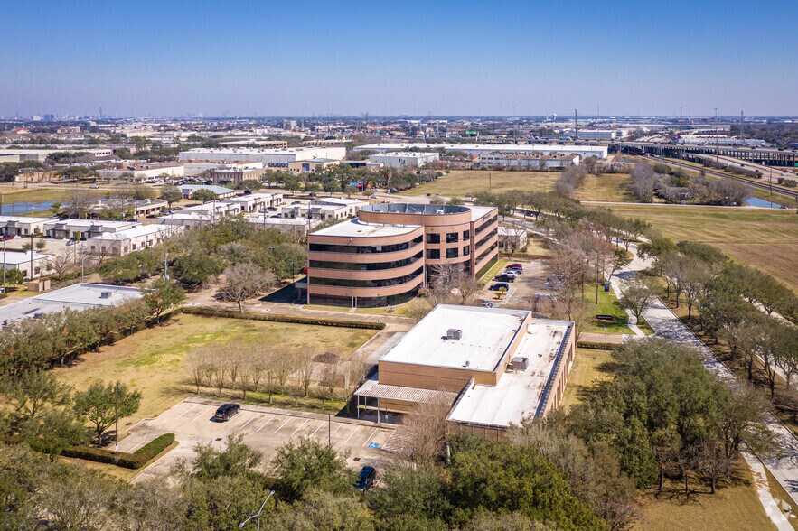 More Photos Of 12946 Dairy Ashford Rd, Sugar Land Medical For Lease