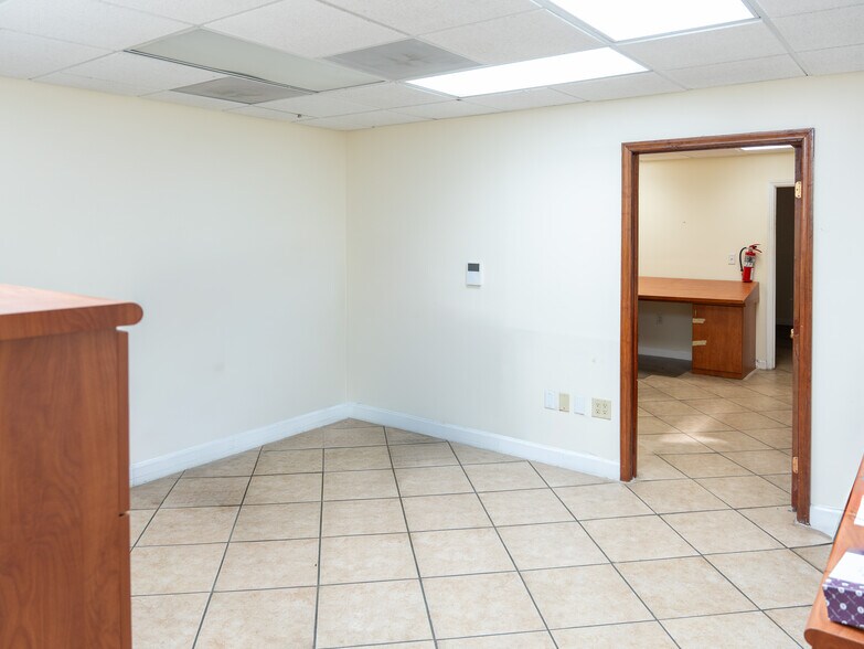 More Photos Of 7801-7821 W 25th Ct, Hialeah Warehouse For Sale