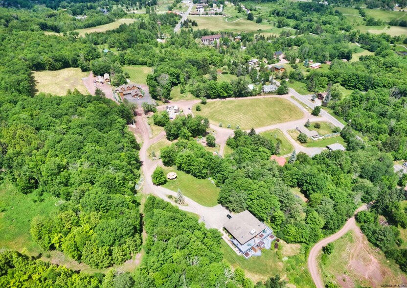 More Photos Of 218 NY-296, Windham Hotel For Sale